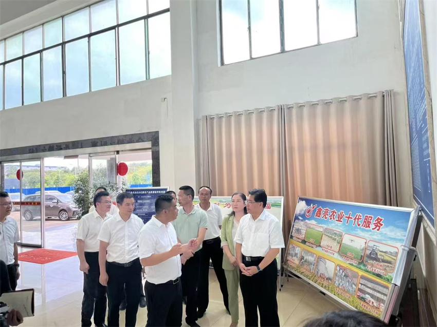 湖南省委常委、統(tǒng)戰(zhàn)部部長隋忠誠調(diào)研鑫亮糧油，推動農(nóng)產(chǎn)品加工及農(nóng)業(yè)社會化服務(wù)發(fā)展